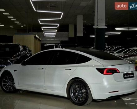 Білий Тесла Модель 3, об'ємом двигуна 0 л та пробігом 218 тис. км за 18499 $, фото 6 на Automoto.ua