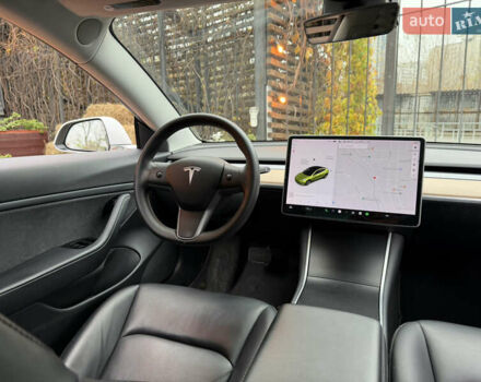 Білий Тесла Модель 3, об'ємом двигуна 0 л та пробігом 111 тис. км за 19900 $, фото 12 на Automoto.ua