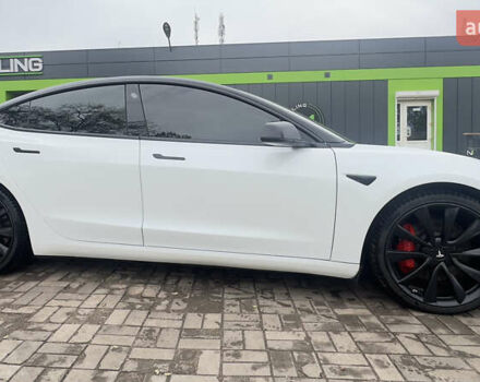 Белый Тесла Модель 3, объемом двигателя 0 л и пробегом 72 тыс. км за 25000 $, фото 3 на Automoto.ua