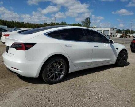 Білий Тесла Модель 3, об'ємом двигуна 0 л та пробігом 56 тис. км за 9500 $, фото 2 на Automoto.ua