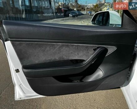 Белый Тесла Модель 3, объемом двигателя 0 л и пробегом 162 тыс. км за 18690 $, фото 17 на Automoto.ua