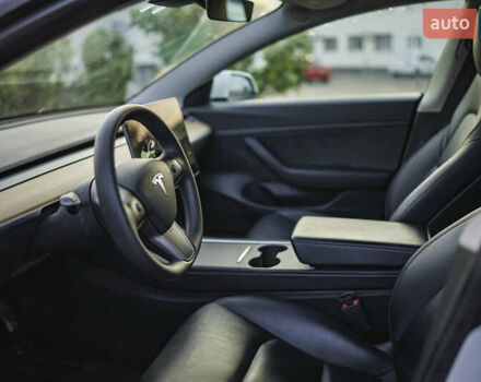 Білий Тесла Модель 3, об'ємом двигуна 0 л та пробігом 104 тис. км за 15000 $, фото 7 на Automoto.ua