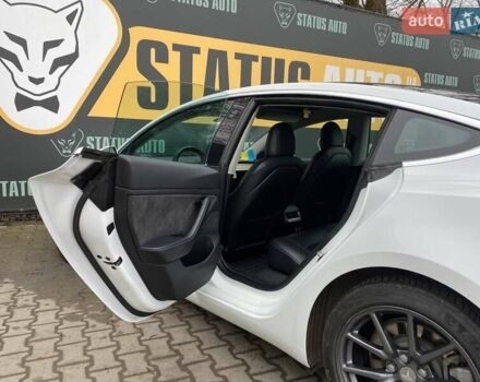 Білий Тесла Модель 3, об'ємом двигуна 0 л та пробігом 65 тис. км за 19700 $, фото 22 на Automoto.ua