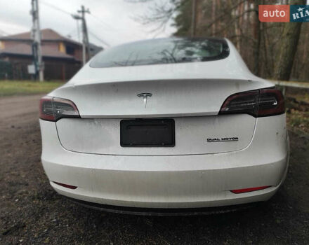 Белый Тесла Модель 3, объемом двигателя 0 л и пробегом 61 тыс. км за 9999 $, фото 2 на Automoto.ua