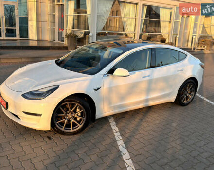Белый Тесла Модель 3, объемом двигателя 0 л и пробегом 190 тыс. км за 17900 $, фото 1 на Automoto.ua