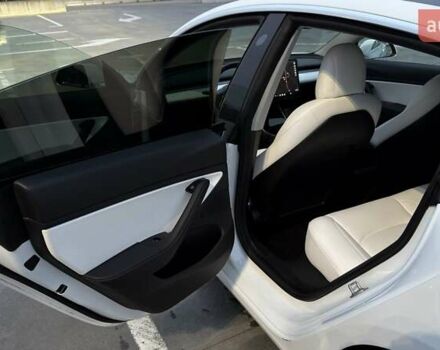 Білий Тесла Модель 3, об'ємом двигуна 0 л та пробігом 160 тис. км за 16000 $, фото 3 на Automoto.ua