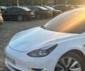 Белый Тесла Модель 3, объемом двигателя 0 л и пробегом 100 тыс. км за 17600 $, фото 1 на Automoto.ua