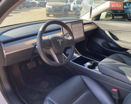 Білий Тесла Модель 3, об'ємом двигуна 0 л та пробігом 75 тис. км за 15000 $, фото 10 на Automoto.ua
