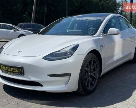 Тесла Модель 3 2020 в Черновцах на Automoto.ua Белый Тесла Модель 3, объемом двигателя 0 л и пробегом 98 тыс. км за 21300 $, фото 2 на Automoto.ua