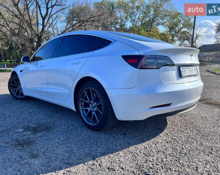 Білий Тесла Модель 3, об'ємом двигуна 0 л та пробігом 74 тис. км за 19000 $, фото 27 на Automoto.ua