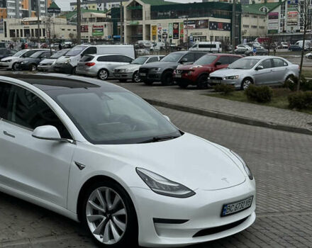 Білий Тесла Модель 3, об'ємом двигуна 0 л та пробігом 91 тис. км за 18500 $, фото 9 на Automoto.ua