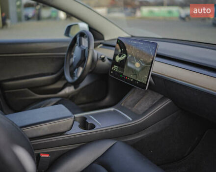 Білий Тесла Модель 3, об'ємом двигуна 0 л та пробігом 104 тис. км за 15000 $, фото 5 на Automoto.ua