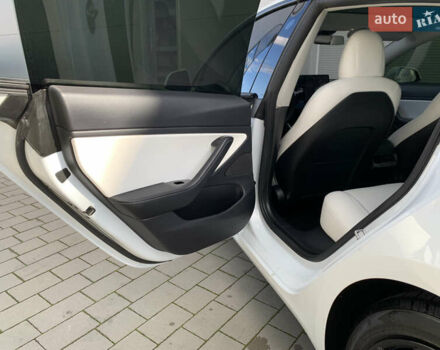 Тесла Модель 3 2020 у Івано-Франківську на Automoto.ua Білий Тесла Модель 3, об'ємом двигуна 0 л та пробігом 145 тис. км за 14850 $, фото 110 на Automoto.ua