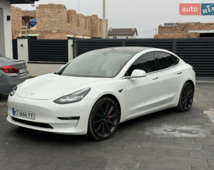 Білий Тесла Модель 3, об'ємом двигуна 0 л та пробігом 75 тис. км за 19900 $, фото 3 на Automoto.ua