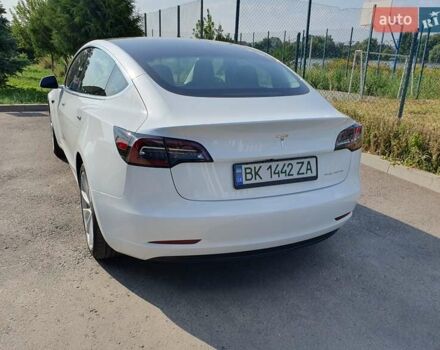 Белый Тесла Модель 3, объемом двигателя 0 л и пробегом 88 тыс. км за 22800 $, фото 34 на Automoto.ua