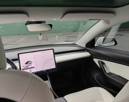 Білий Тесла Модель 3, об'ємом двигуна 0 л та пробігом 108 тис. км за 17000 $, фото 15 на Automoto.ua