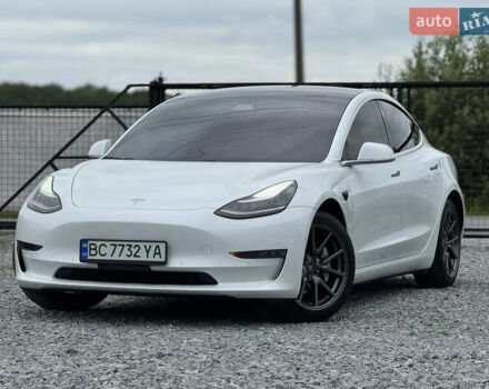 Белый Тесла Модель 3, объемом двигателя 0 л и пробегом 120 тыс. км за 17500 $, фото 12 на Automoto.ua