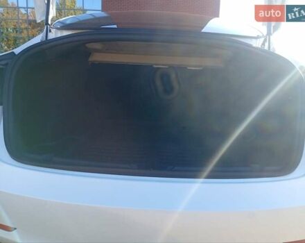 Тесла Модель 3 2020 в Луцке на Automoto.ua Белый Тесла Модель 3, объемом двигателя 0 л и пробегом 70 тыс. км за 17999 $, фото 24 на Automoto.ua