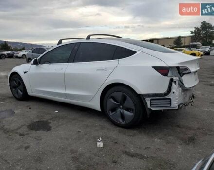 Білий Тесла Модель 3, об'ємом двигуна 0 л та пробігом 107 тис. км за 3000 $, фото 1 на Automoto.ua