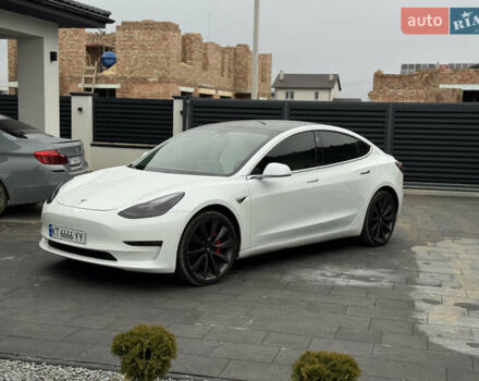 Білий Тесла Модель 3, об'ємом двигуна 0 л та пробігом 75 тис. км за 19900 $, фото 5 на Automoto.ua