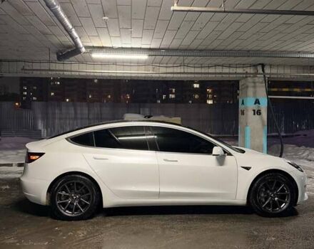 Білий Тесла Модель 3, об'ємом двигуна 0 л та пробігом 106 тис. км за 20000 $, фото 1 на Automoto.ua