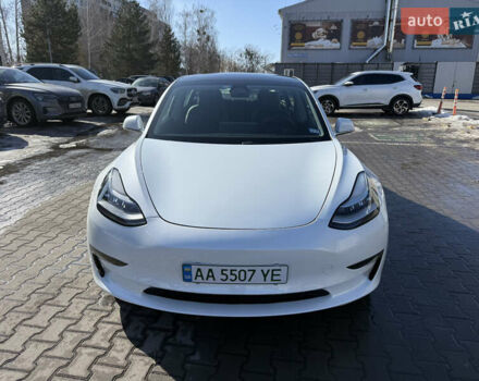 Білий Тесла Модель 3, об'ємом двигуна 0 л та пробігом 49 тис. км за 22000 $, фото 5 на Automoto.ua