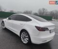 Белый Тесла Модель 3, объемом двигателя 0 л и пробегом 108 тыс. км за 16500 $, фото 2 на Automoto.ua