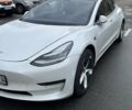 Білий Тесла Модель 3, об'ємом двигуна 0 л та пробігом 43 тис. км за 18000 $, фото 1 на Automoto.ua