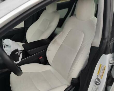 Белый Тесла Модель 3, объемом двигателя 0 л и пробегом 67 тыс. км за 9300 $, фото 12 на Automoto.ua