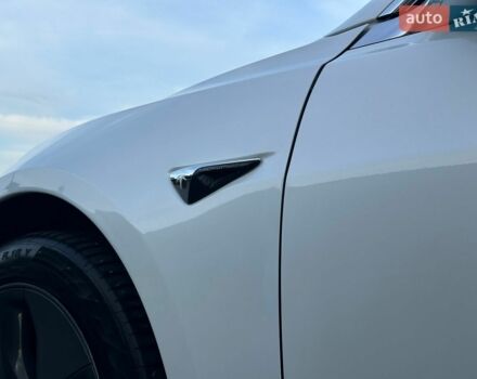 Белый Тесла Модель 3, объемом двигателя 0 л и пробегом 125 тыс. км за 17700 $, фото 24 на Automoto.ua