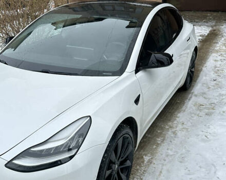 Білий Тесла Модель 3, об'ємом двигуна 0 л та пробігом 48 тис. км за 21000 $, фото 2 на Automoto.ua