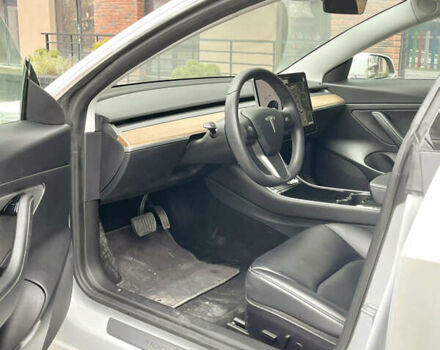 Білий Тесла Модель 3, об'ємом двигуна 0 л та пробігом 87 тис. км за 16999 $, фото 20 на Automoto.ua