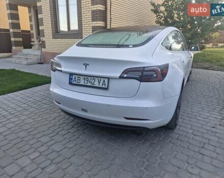Белый Тесла Модель 3, объемом двигателя 0 л и пробегом 72 тыс. км за 17700 $, фото 2 на Automoto.ua