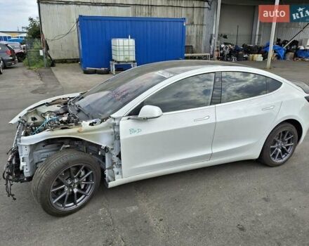 Белый Тесла Модель 3, объемом двигателя 0 л и пробегом 69 тыс. км за 11500 $, фото 15 на Automoto.ua
