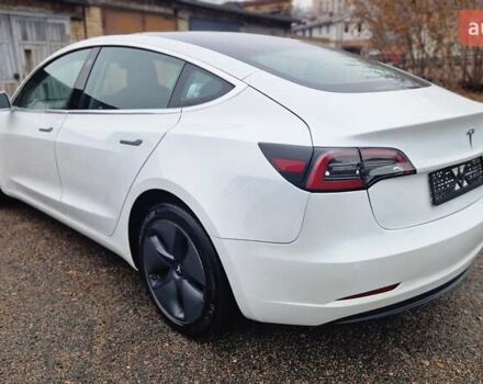 Белый Тесла Модель 3, объемом двигателя 0 л и пробегом 142 тыс. км за 17300 $, фото 24 на Automoto.ua