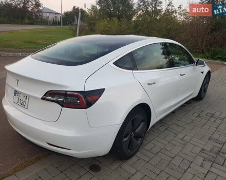 Білий Тесла Модель 3, об'ємом двигуна 0 л та пробігом 106 тис. км за 16500 $, фото 14 на Automoto.ua