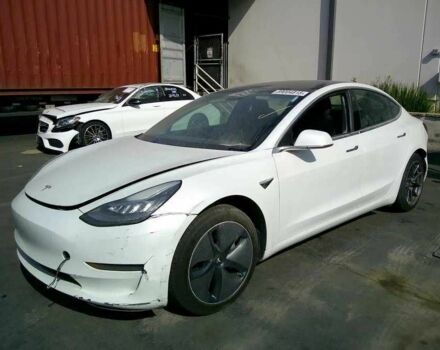 Белый Тесла Модель 3, объемом двигателя 0 л и пробегом 80 тыс. км за 12000 $, фото 1 на Automoto.ua