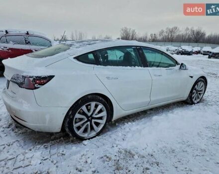 Белый Тесла Модель 3, объемом двигателя 0 л и пробегом 72 тыс. км за 5200 $, фото 2 на Automoto.ua