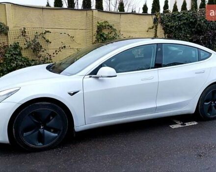 Білий Тесла Модель 3, об'ємом двигуна 0 л та пробігом 112 тис. км за 18500 $, фото 3 на Automoto.ua