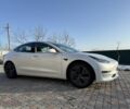 Білий Тесла Модель 3, об'ємом двигуна 0 л та пробігом 102 тис. км за 18500 $, фото 2 на Automoto.ua