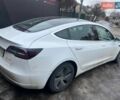 Білий Тесла Модель 3, об'ємом двигуна 0 л та пробігом 73 тис. км за 18200 $, фото 2 на Automoto.ua