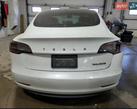 Белый Тесла Модель 3, объемом двигателя 0 л и пробегом 190 тыс. км за 11500 $, фото 5 на Automoto.ua
