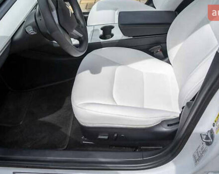 Тесла Модель 3 2020 в Киеве на Automoto.ua Белый Тесла Модель 3, объемом двигателя 0 л и пробегом 55 тыс. км за 14800 $, фото 7 на Automoto.ua