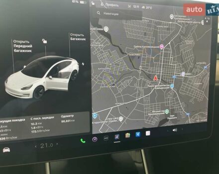 Белый Тесла Модель 3, объемом двигателя 0 л и пробегом 98 тыс. км за 18500 $, фото 3 на Automoto.ua
