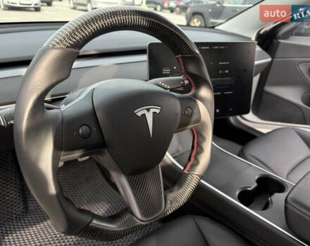 Білий Тесла Модель 3, об'ємом двигуна 0 л та пробігом 73 тис. км за 23850 $, фото 9 на Automoto.ua