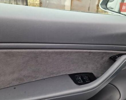 Белый Тесла Модель 3, объемом двигателя 0 л и пробегом 142 тыс. км за 17300 $, фото 17 на Automoto.ua