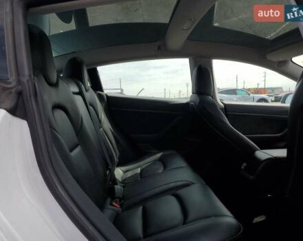 Тесла Модель 3 2020 у Львові на Automoto.ua Білий Тесла Модель 3, об'ємом двигуна 0 л та пробігом 43 тис. км за 3000 $, фото 8 на Automoto.ua