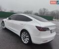 Белый Тесла Модель 3, объемом двигателя 0 л и пробегом 110 тыс. км за 16900 $, фото 2 на Automoto.ua