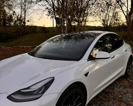 Белый Тесла Модель 3, объемом двигателя 0 л и пробегом 129 тыс. км за 19900 $, фото 3 на Automoto.ua