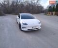 Белый Тесла Модель 3, объемом двигателя 0 л и пробегом 160 тыс. км за 15500 $, фото 2 на Automoto.ua